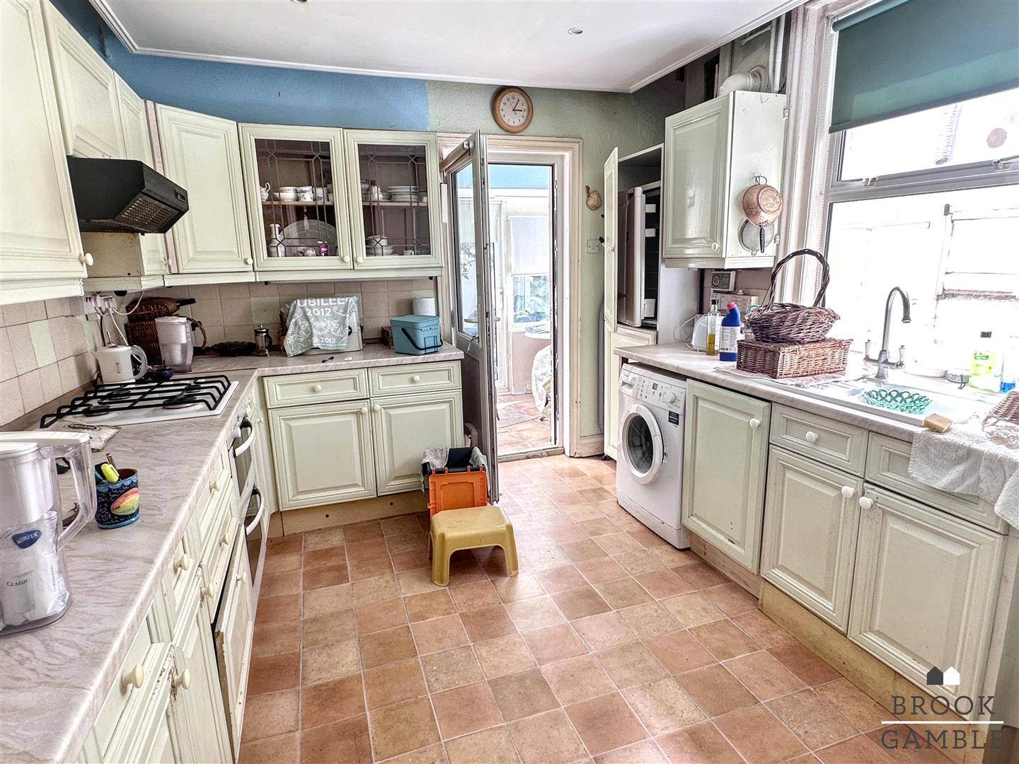 4 Bedroom House - Terraced. Willowfield Square in Eastbourne,  5